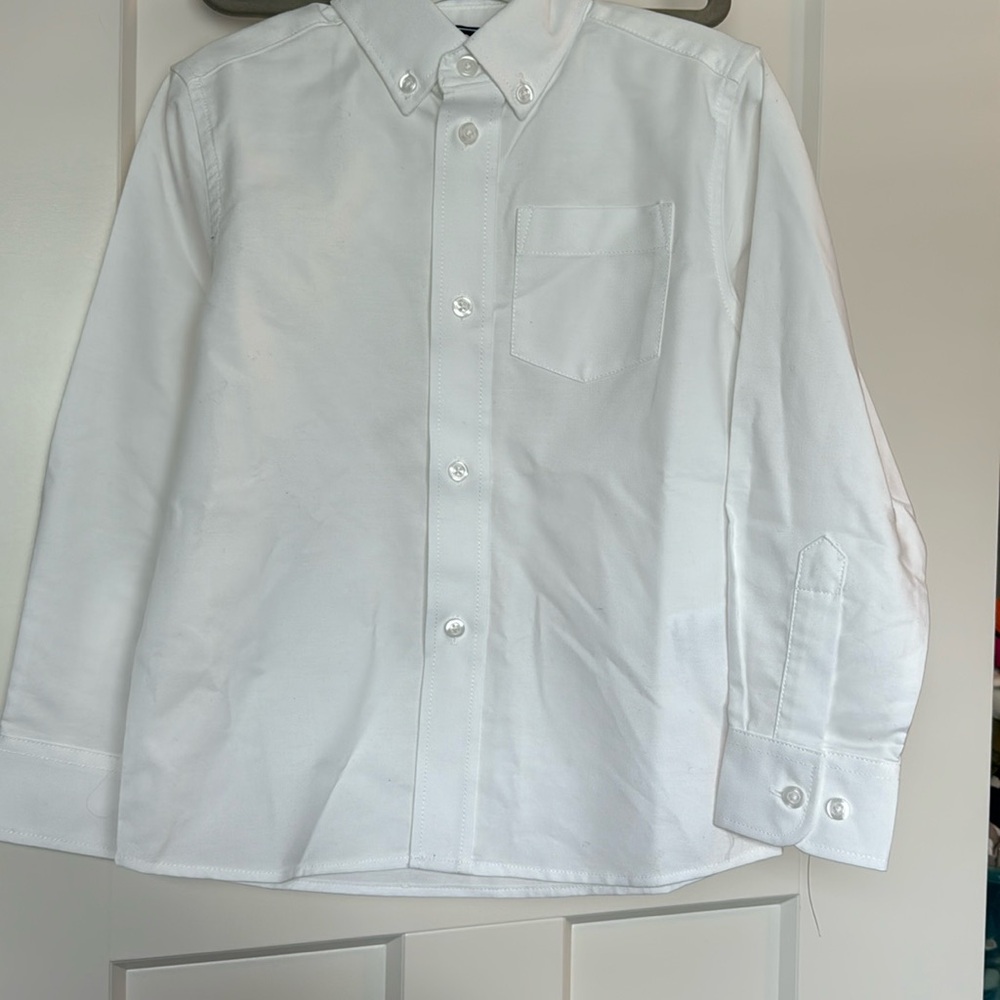 NWOT IZOD WHITE BUTTON DOWN SHIRT